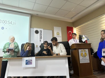 Matematik Topluluğunun düzenlediği 1. Bilgi Yarışması etkinliği 